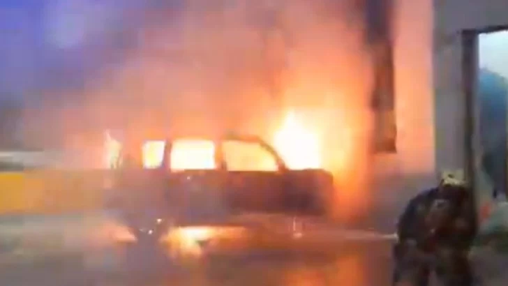 Persecución, choque e incendio: tres menores fueron detenidos