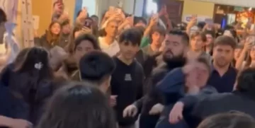 Video: así fue brutal pelea entre estudiantes libertarios y peronistas en la facultad