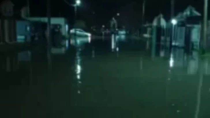 Calles anegadas por la intensa lluvia