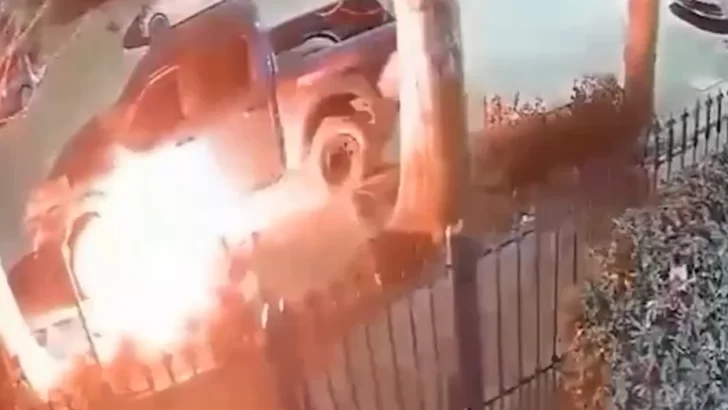 Video: incendiaron una camioneta que era del futbolista Marcos Rojo