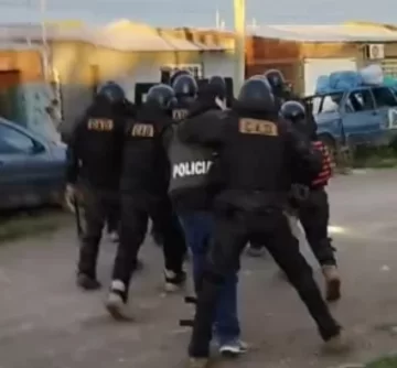 Allanamientos por robo: dos personas trasladadas a la DDI