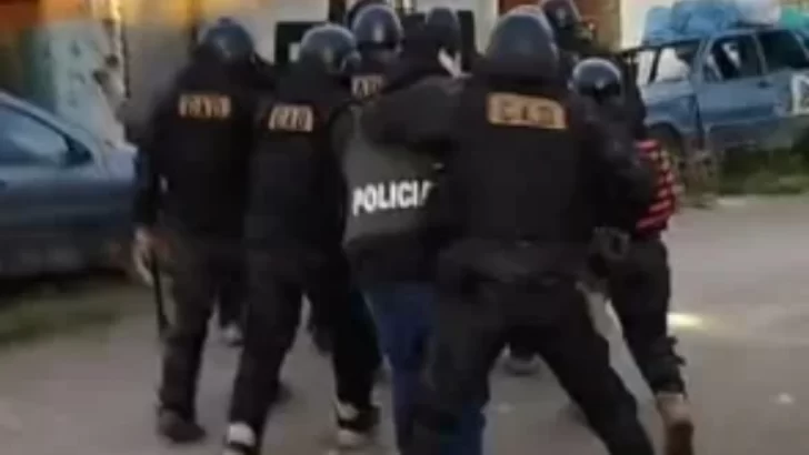 Allanamientos por robo: dos personas trasladadas a la DDI