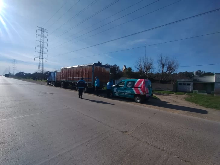 Operativo de interceptación vehicular en Quequén: secuestro de obleas de VTV apócrifas
