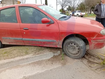 Choque entre camioneta y auto en 72 y 43