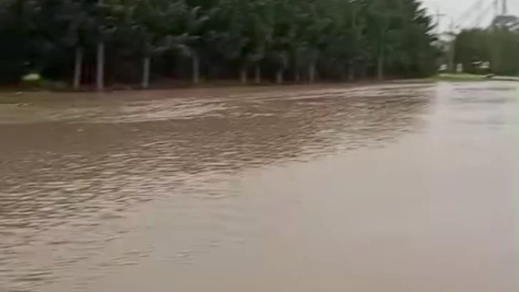 Calles anegadas e inundadas por el temporal