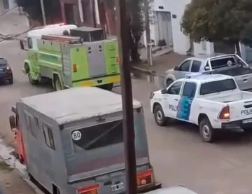Incendio de camioneta en Necochea: dueño controló las llamas antes de la llegada de Bomberos