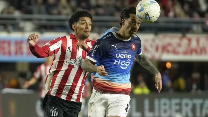 Estudiantes sostuvo la diferencia de la ida y es el tercer equipo argentino en cuartos de final