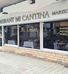 Hombre rompe de un cabezazo la vidriera de un restaurante en Necochea