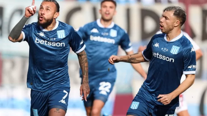 Racing goleó a Riestra y espera por River o Unión en cuartos de final
