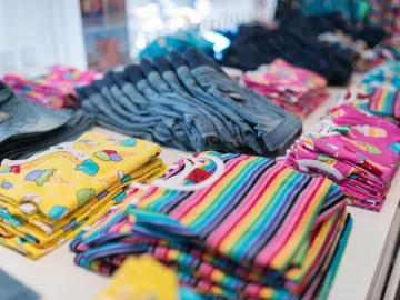 Por la crisis, la ropa desplaza a los juguetes en el Día del Niño
