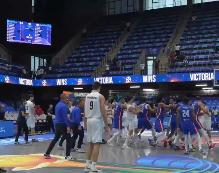 Escandaloso final en la derrota de Argentina ante República Dominicana por la AmeriCup