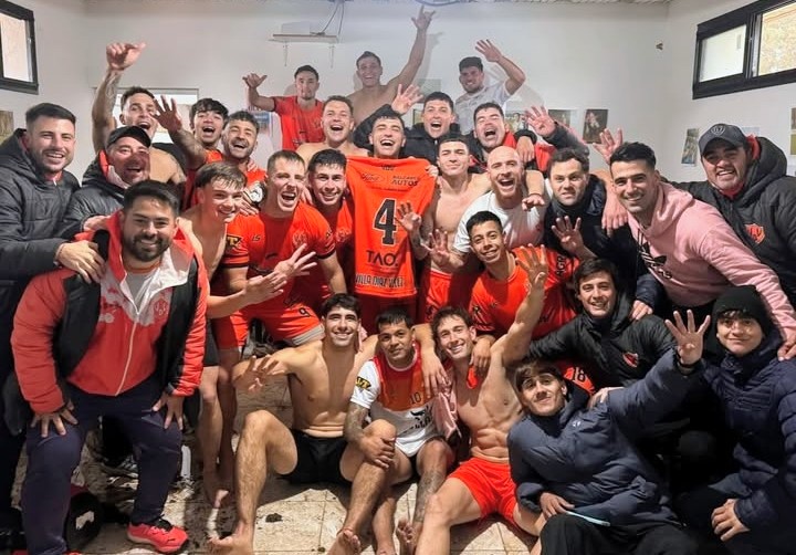Villa Díaz Vélez goleó a Del Valle y se afirma entre los tres primeros