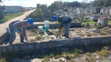 Tareas de mantenimiento y arreglos en el Cementerio de Necochea