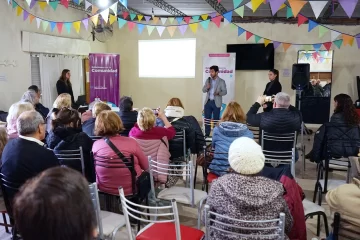 Foto-charla-fraudes-digitales2-728x485