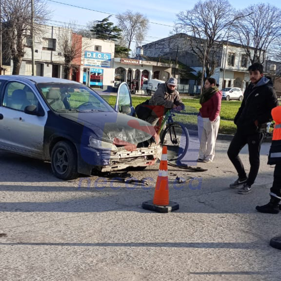 Se registró un choque entre dos autos en Avenida 58 y calle 73