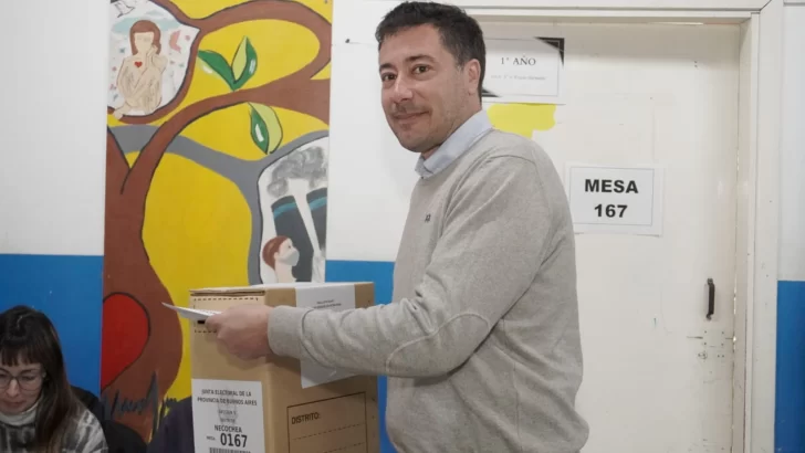 Matías Sierra emitió su voto y destacó la importancia de la participación ciudadana