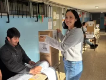 Graciana Maizzani votó y llamó a “ejercer el derecho de elegir el rumbo del distrito”