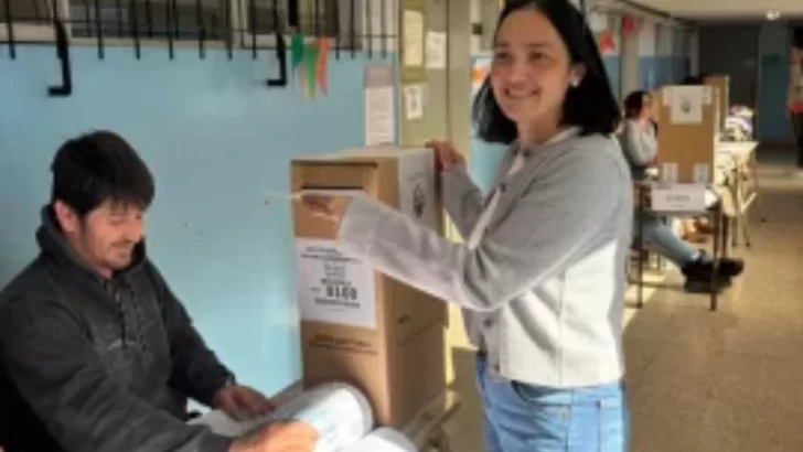 Graciana Maizzani votó y llamó a “ejercer el derecho de elegir el rumbo del distrito”