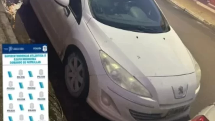 Colisión entre auto y moto : una mujer hospitalizada