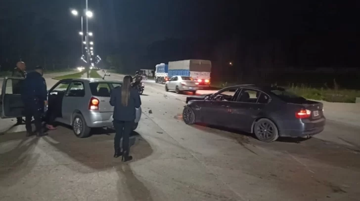 Ruta 88: fuerte choque entre dos autos en cercanía de Batán