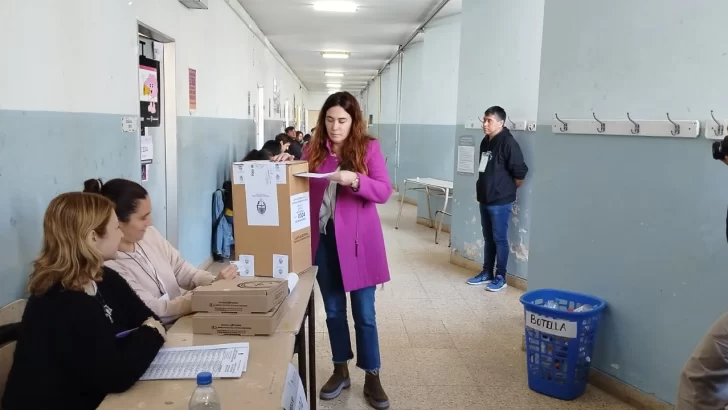 Jimena López votó y destacó que las elecciones son “la fiesta de la democracia”