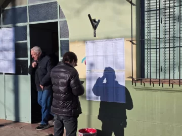 Apertura de mesas sin denuncias en Necochea: solo demoras puntuales Apertura de mesas sin denuncias en Necochea: solo demoras puntuales
