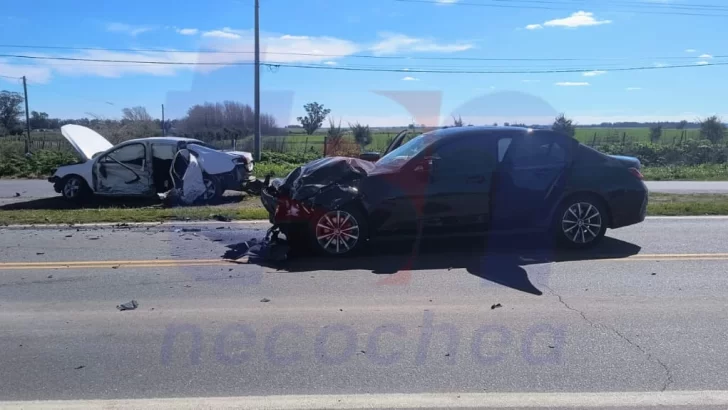 Fuerte accidente en la intersección de las rutas 88 y 77