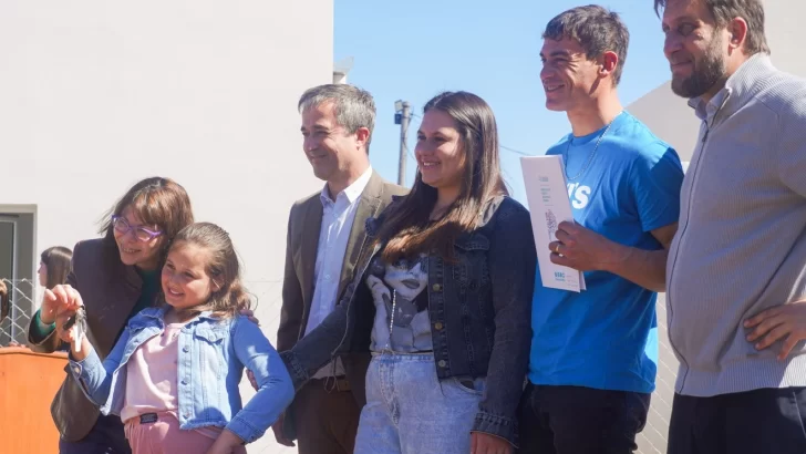 Entregaron 32 viviendas sociales en Lobería
