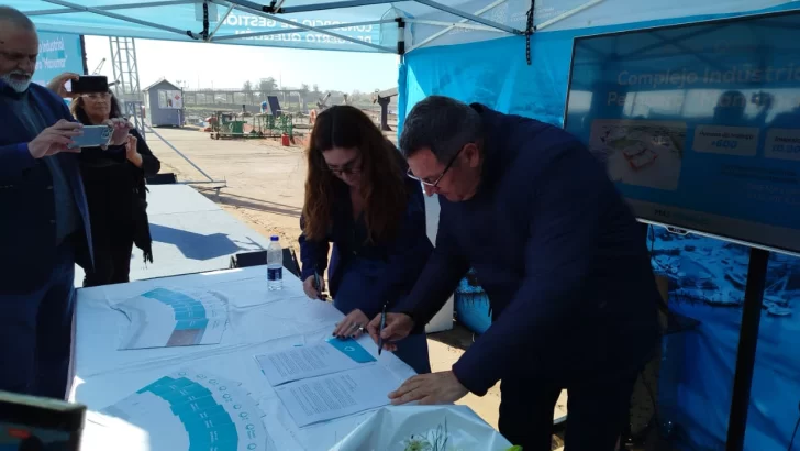 Puerto Quequén y “Manumar” firmaron el contrato para un complejo pesquero