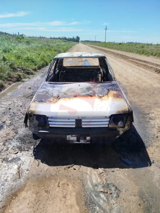 Perdidas totales: se incendió un auto en 98 y 107