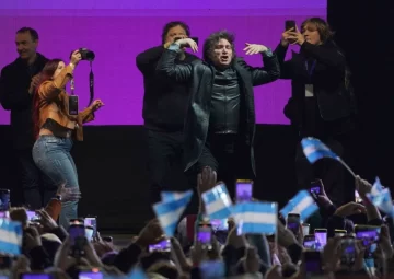 Milei defendió a su hermana y dijo que están en “empate técnico” con el peronismo