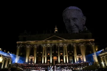 El emotivo homenaje al papa Francisco durante un concierto en el Vaticano