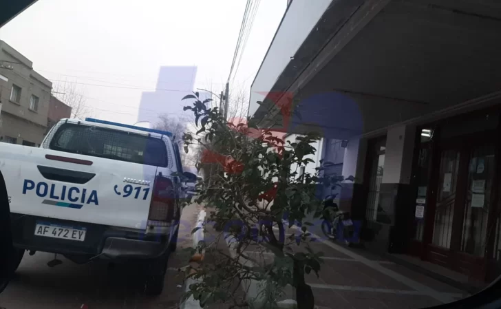 Robo en la tabacalera: cargaron dos camionetas con elementos y huyeron