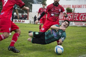 El partido por momentos fue muy trabado y sin juego limpio por ambos lados