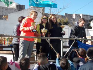 Podio femenino, Bernasconi ganó su categoría mientras que en la general resultó 2da