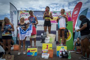 Podio de la mayor: Yaelén Fernández 1°; Erica Mandrini 2° y Silvana Cattini 3°