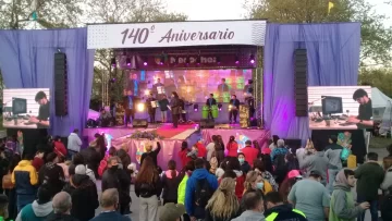 Una multitud de público disfrutó de espectáculos y actividades en la Plaza Rocha