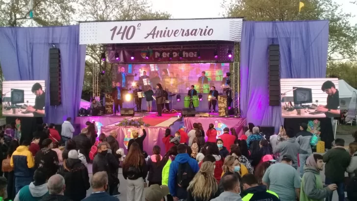 Una multitud de público disfrutó de espectáculos y actividades en la Plaza Rocha