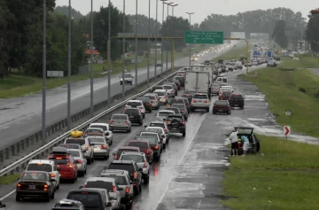 Unos 2400 autos por hora viajan hacia la Costa Atlántica