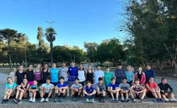 Más de 30 jóvenes en la escuela Municipal de Atletismo