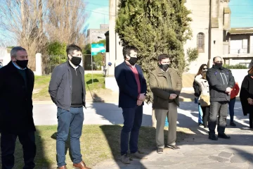 Acto oficial y anuncios en el cumpleaños 166 de la ciudad de Quequén