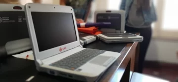 Se entregaron ocho netbooks al programa Envión