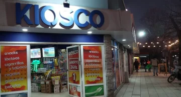 A punta de cuchillo, robaron en céntrico kiosco