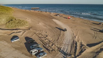 Bajar a la playa en 4×4 tendrá un costo de 5 mil pesos la temporada
