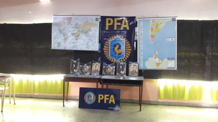 Policía Federal donó mapas a Escuelas Rurales