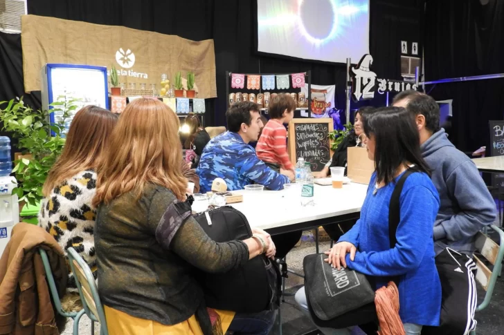 Con estética renovada y una gran aceptación del público, arrancó la tercera edición de NecoEmprende