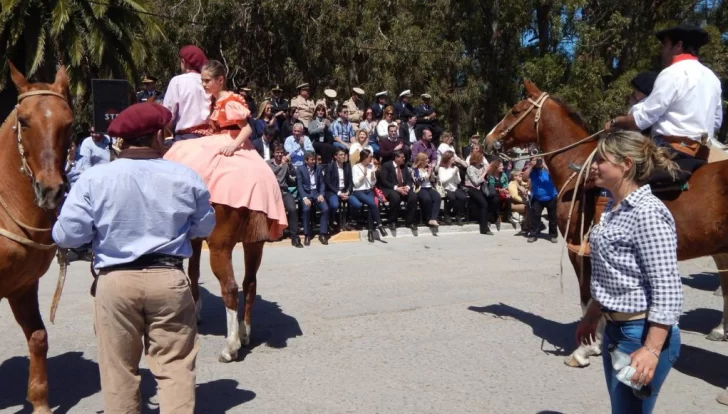 Convocan a instituciones par el desfile del aniversario de Necochea