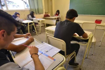 Flexibilizan las condiciones para pasar de año en la secundaria y ya casi no habrá repitencia