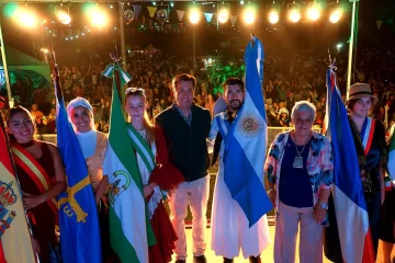 Un clásico que siempre cumple: Comenzó la Fiesta de las colectividades