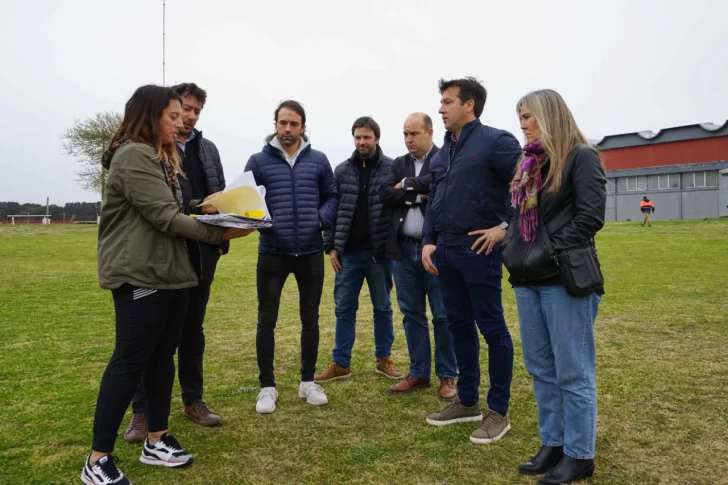 El municipio busca reflotar la obra de frontón de pelota paleta en el Polideportivo
